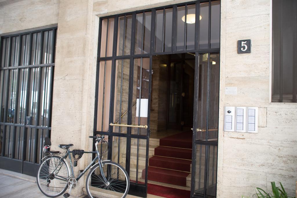 Convenient And Private Place In Milano Esterno foto