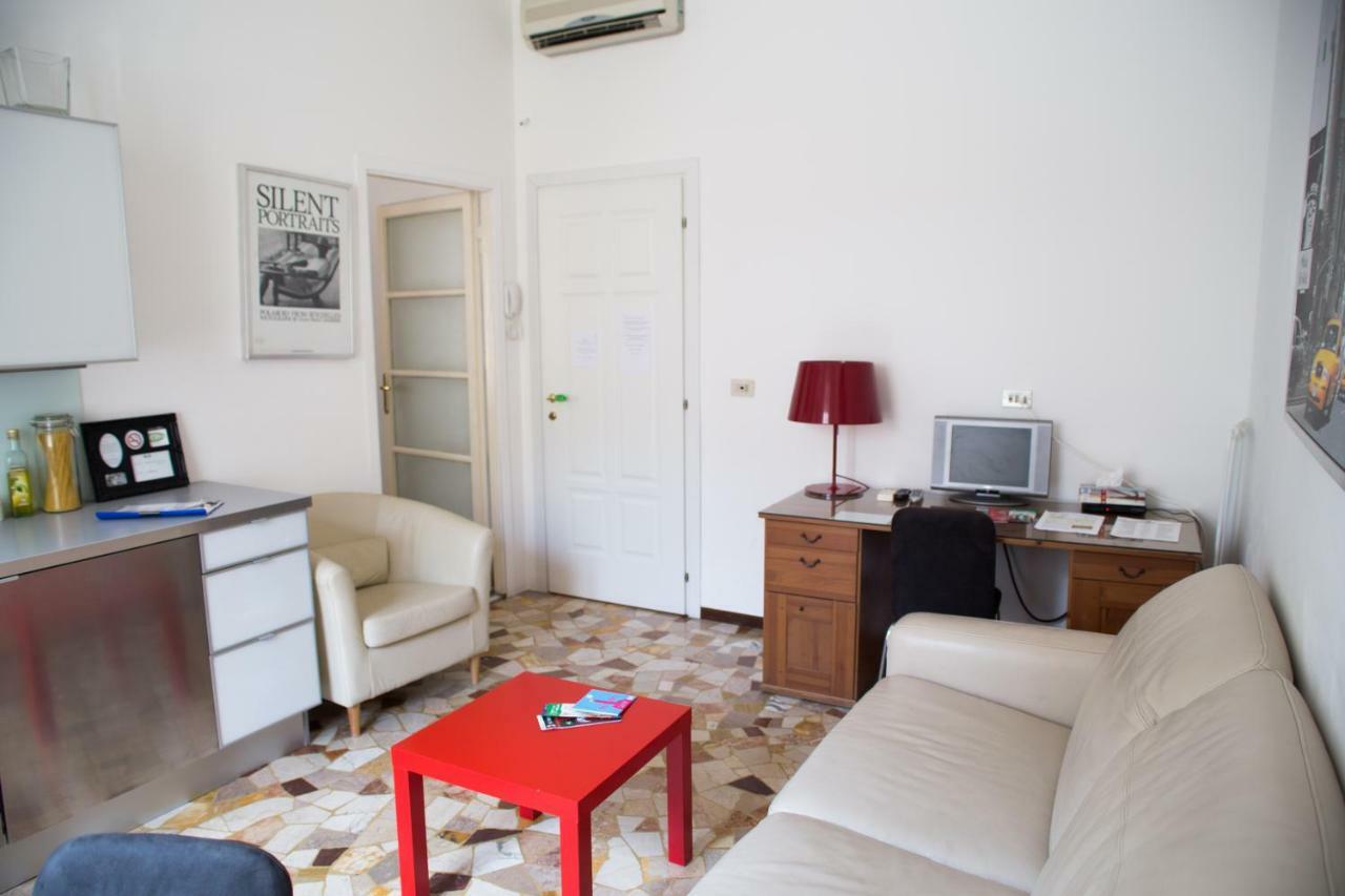 Convenient And Private Place In Milano Esterno foto