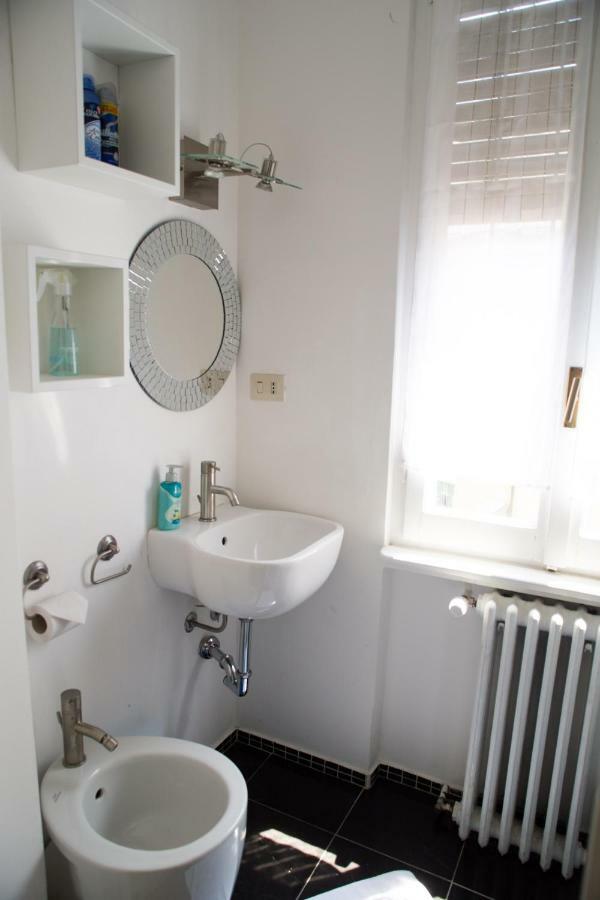 Convenient And Private Place In Milano Esterno foto