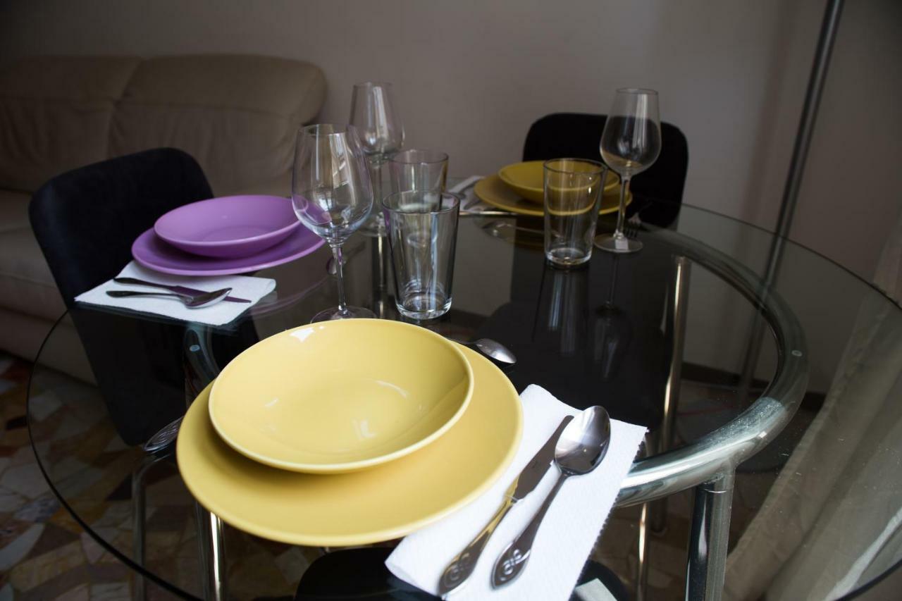 Convenient And Private Place In Milano Esterno foto