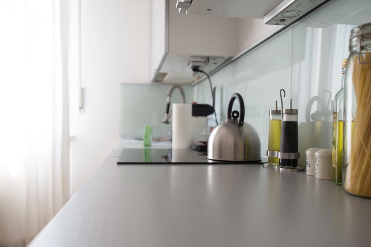 Convenient And Private Place In Milano Esterno foto