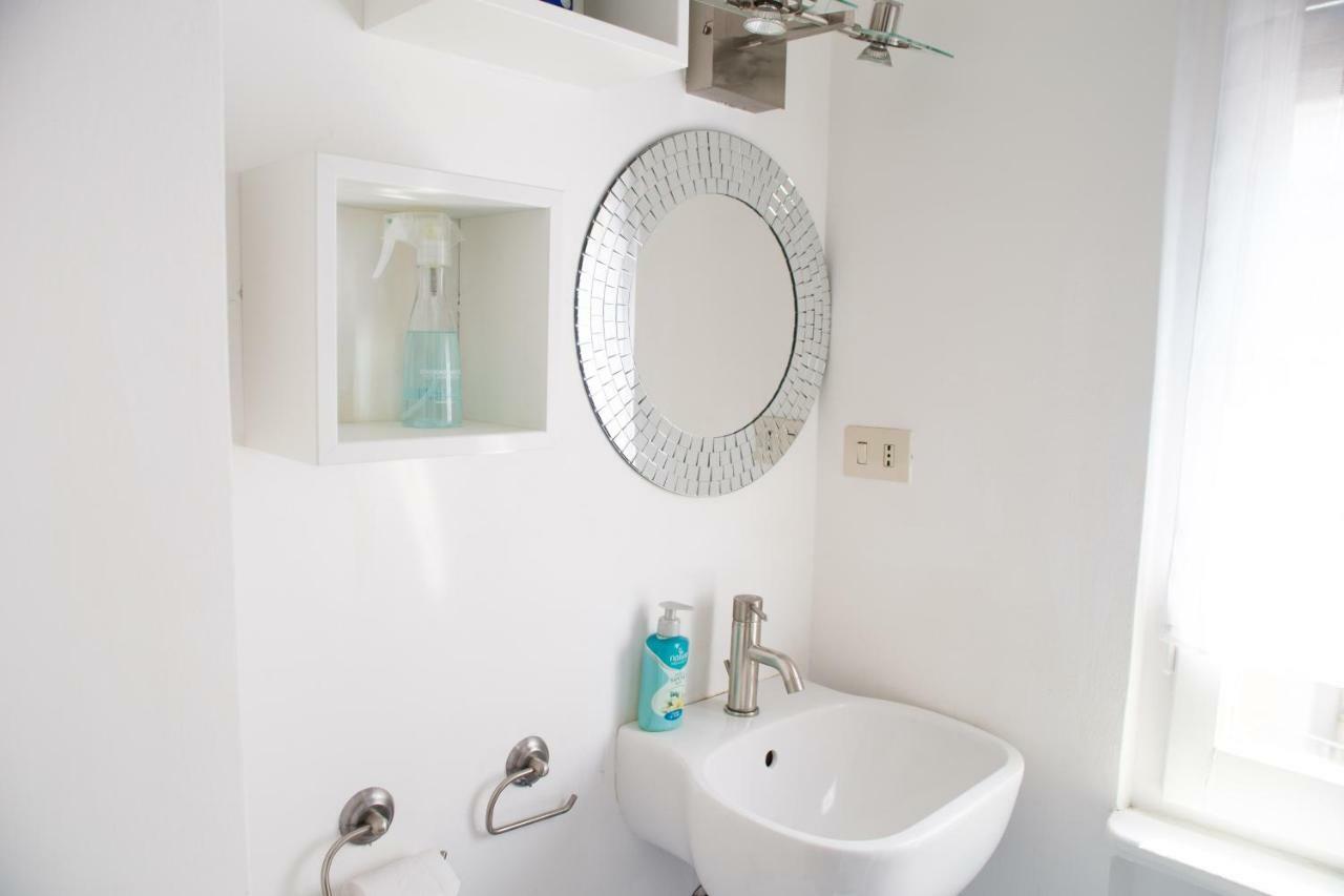 Convenient And Private Place In Milano Esterno foto