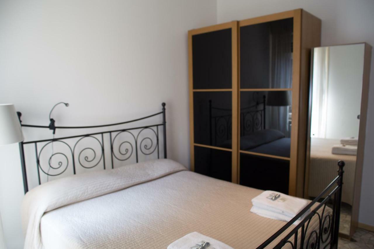 Convenient And Private Place In Milano Esterno foto